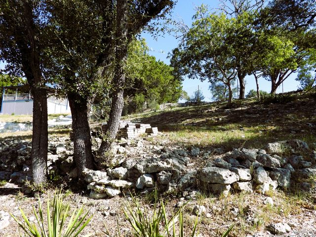 196 Whispering Oak Lane, Lakehills, TX 78063