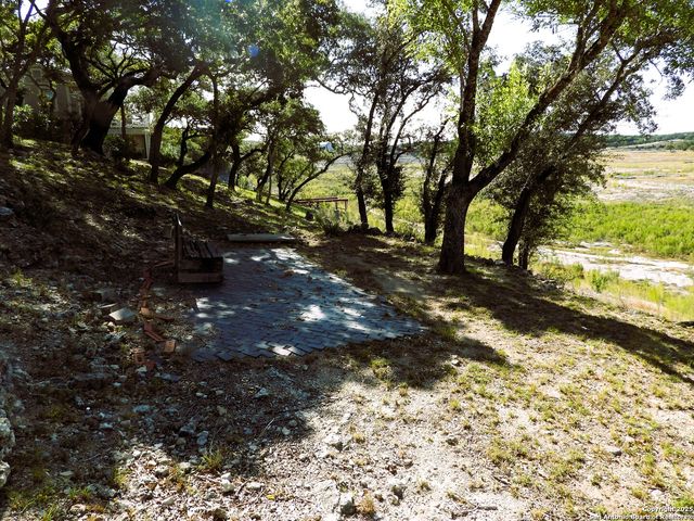 196 Whispering Oak Lane, Lakehills, TX 78063