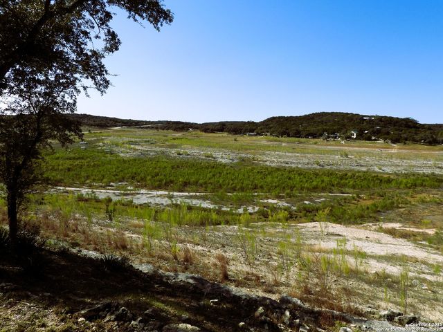 196 Whispering Oak Lane, Lakehills, TX 78063