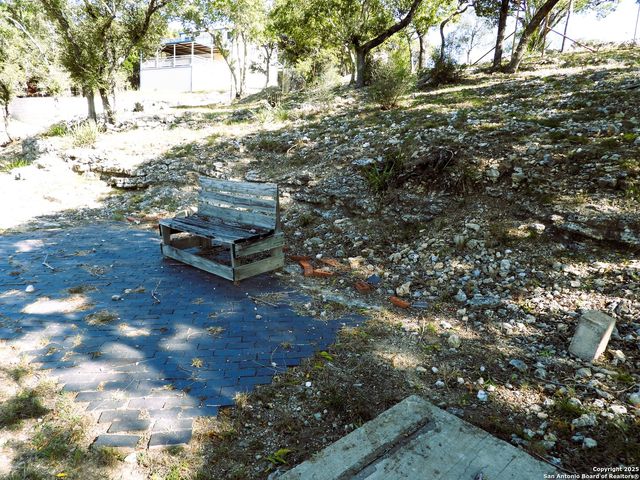 196 Whispering Oak Lane, Lakehills, TX 78063