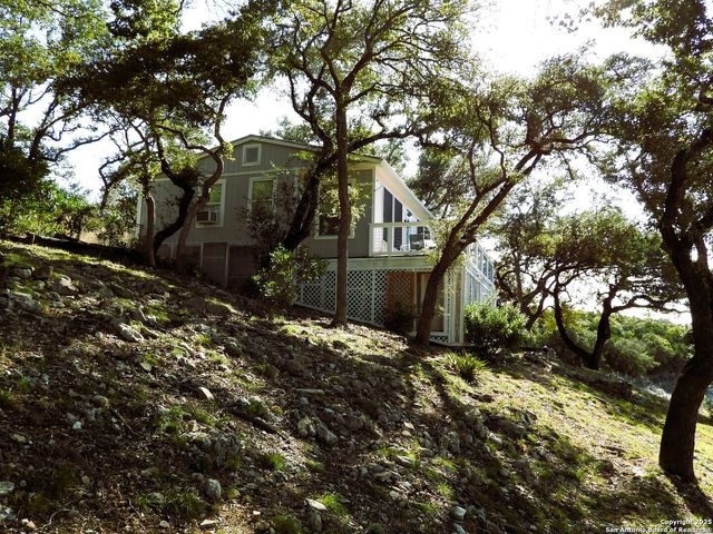 196 Whispering Oak Lane, Lakehills, TX 78063