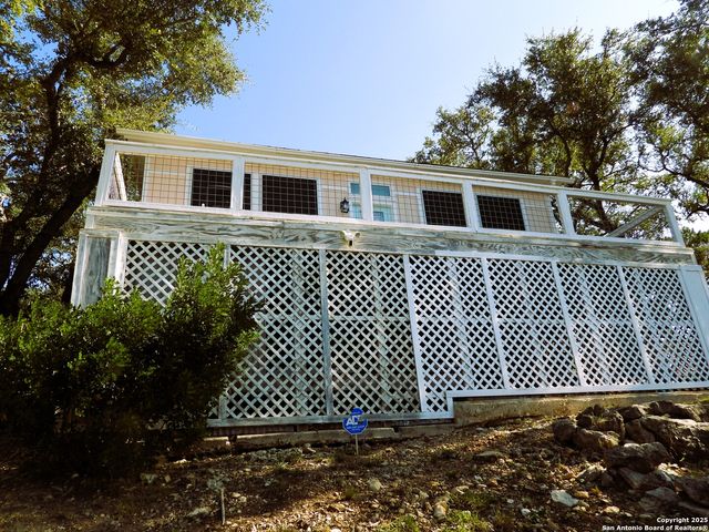 196 Whispering Oak Lane, Lakehills, TX 78063