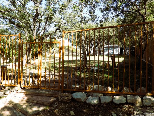 196 Whispering Oak Lane, Lakehills, TX 78063