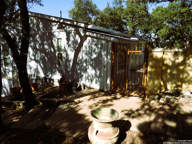 196 Whispering Oak Lane, Lakehills, TX 78063