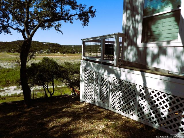 196 Whispering Oak Lane, Lakehills, TX 78063