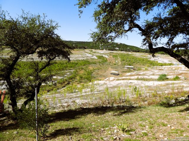 196 Whispering Oak Lane, Lakehills, TX 78063