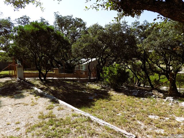 196 Whispering Oak Lane, Lakehills, TX 78063