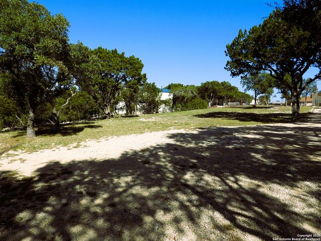 196 Whispering Oak Lane, Lakehills, TX 78063