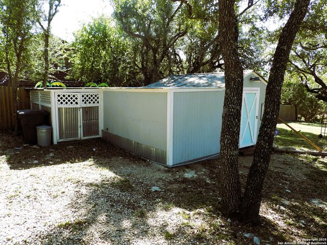 196 Whispering Oak Lane, Lakehills, TX 78063