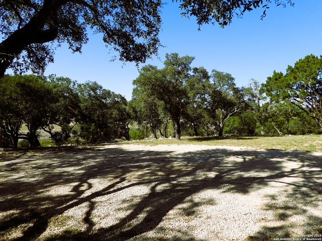 196 Whispering Oak Lane, Lakehills, TX 78063