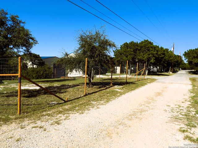 196 Whispering Oak Lane, Lakehills, TX 78063