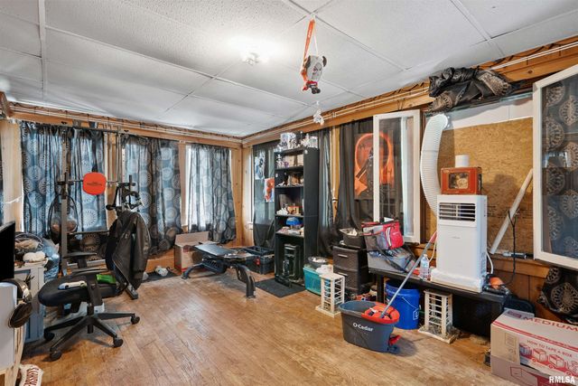 1520 10TH Avenue, Moline, IL 61265