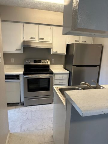 700 Thicket Lane 910, Houston, TX 77079