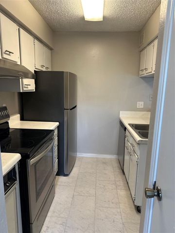 700 Thicket Lane 910, Houston, TX 77079