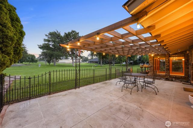 1255 Fairway Drive, Moses Lake, WA 98837