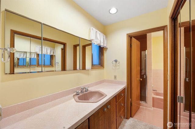 1255 Fairway Drive, Moses Lake, WA 98837