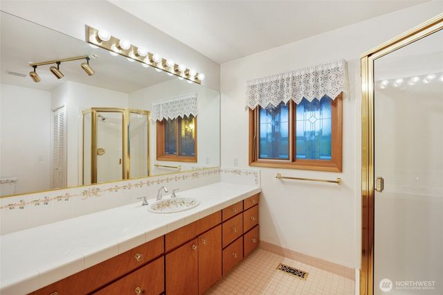 1255 Fairway Drive, Moses Lake, WA 98837