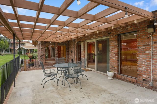 1255 Fairway Drive, Moses Lake, WA 98837