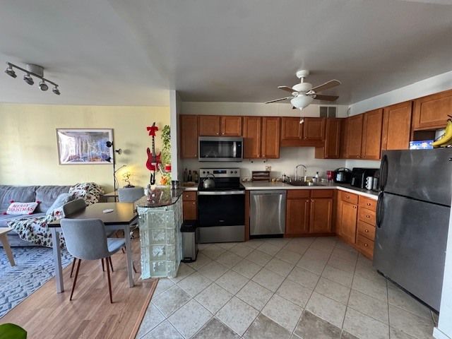 211 E Ohio Street 2405, Chicago, IL 60611