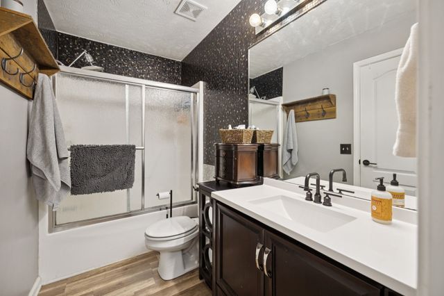 5007 73rd Ave, La Vergne, TN 37086