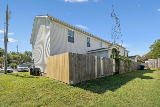 5007 73rd Ave, La Vergne, TN 37086