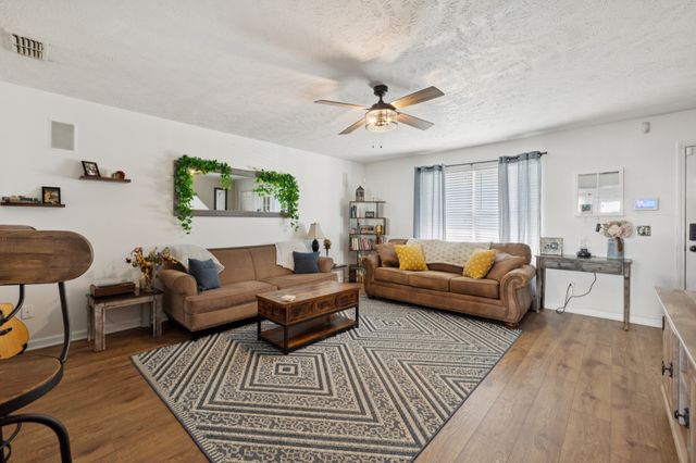 5007 73rd Ave, La Vergne, TN 37086