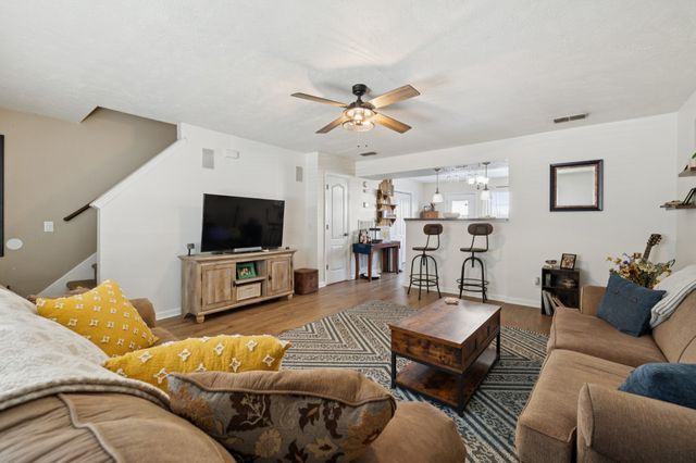 5007 73rd Ave, La Vergne, TN 37086