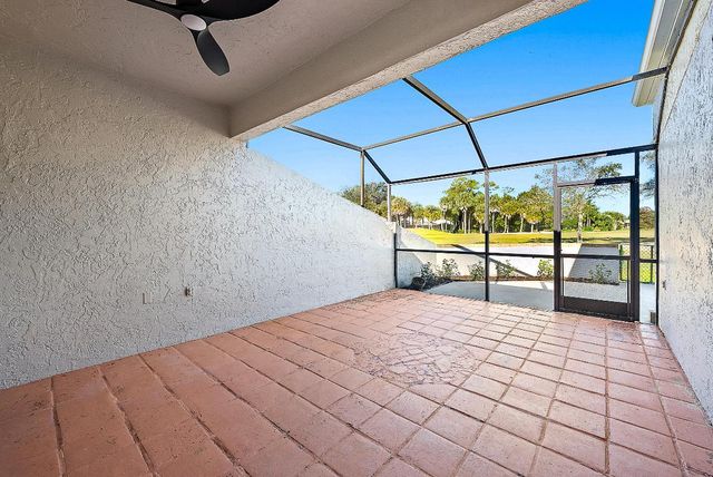 37 Edinburgh Drive, Palm Beach Gardens, FL 33418