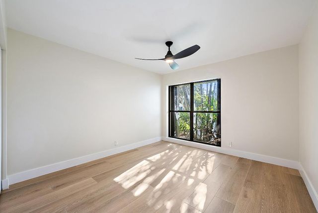 37 Edinburgh Drive, Palm Beach Gardens, FL 33418