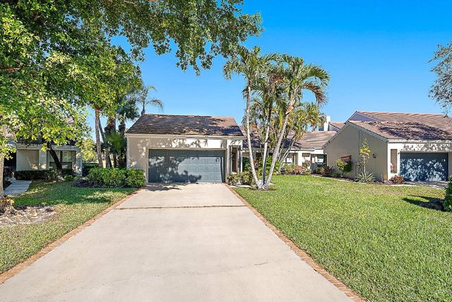 37 Edinburgh Drive, Palm Beach Gardens, FL 33418