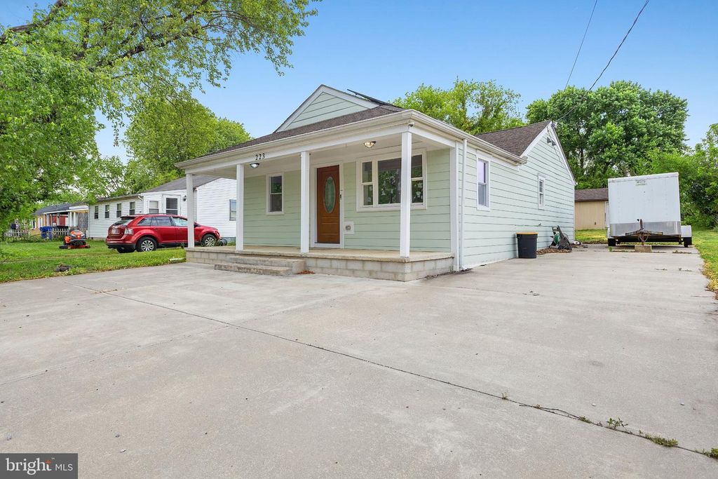 Image 2 of property listing at 223 NEW ST, Church Hill, MD 21623