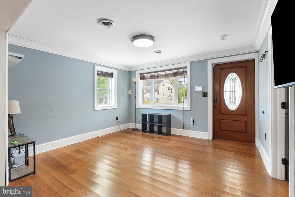 Image 4 of property listing at 223 NEW ST, Church Hill, MD 21623