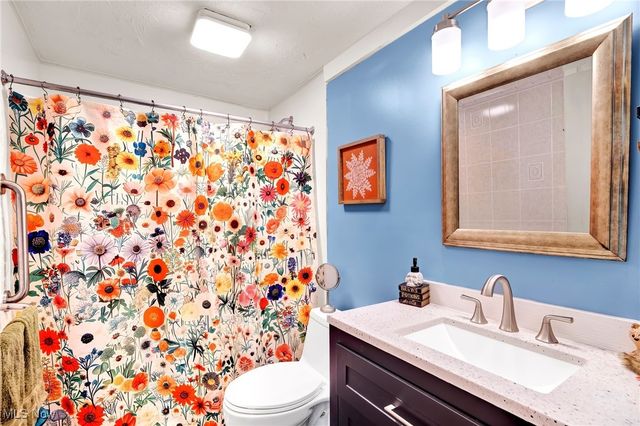 620 Hilliard Road, Elyria, OH 44035