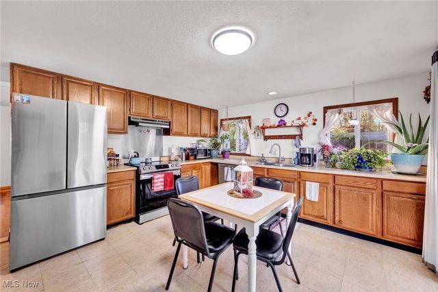 620 Hilliard Road, Elyria, OH 44035