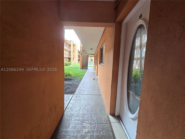 2330 NW 11th St 15, Miami, FL 33125