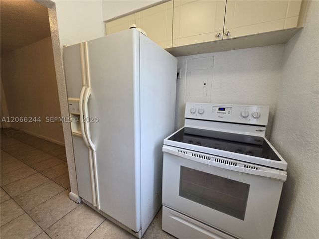 2330 NW 11th St 15, Miami, FL 33125