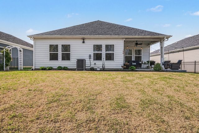 1096 Holland Ridge Way, Lebanon, TN 37090