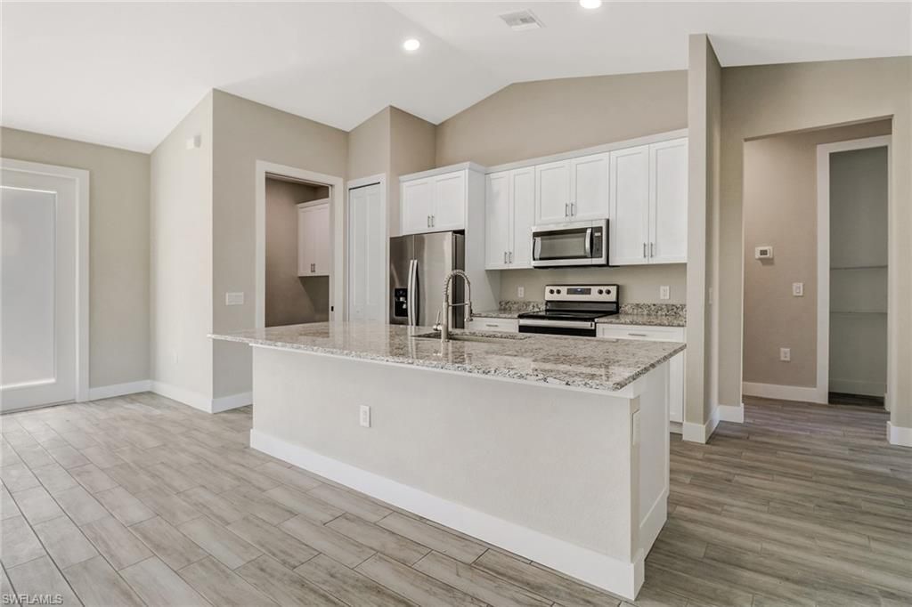 10621 Landau LN, BONITA SPRINGS, FL 34135 — photo 4
