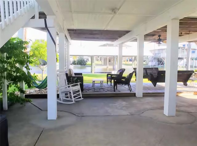 22201 Matagorda Drive, Galveston, TX 77554