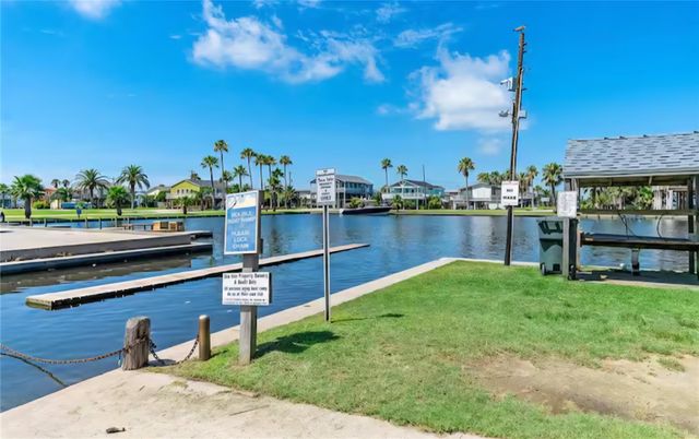 22201 Matagorda Drive, Galveston, TX 77554