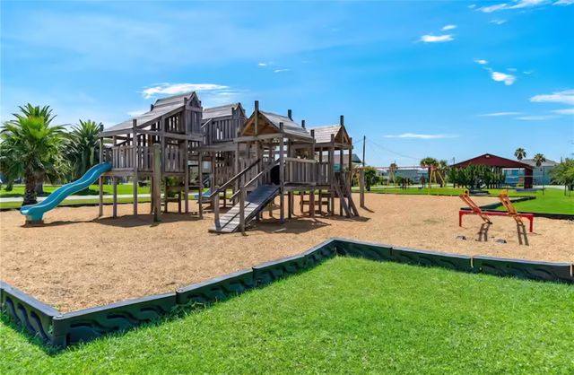 22201 Matagorda Drive, Galveston, TX 77554