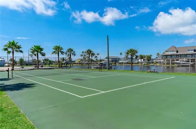 22201 Matagorda Drive, Galveston, TX 77554