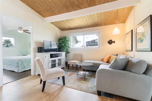 22201 Matagorda Drive, Galveston, TX 77554