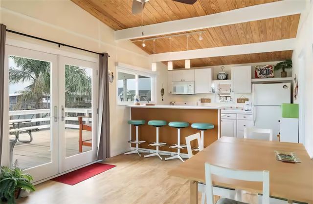 22201 Matagorda Drive, Galveston, TX 77554