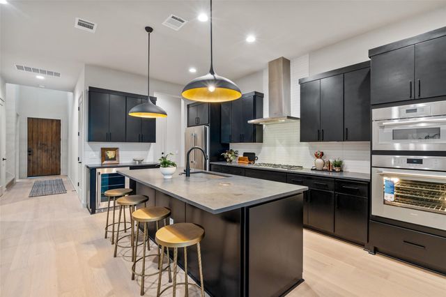 9803 Ribelin Ranch CT 6, Austin, TX 78750