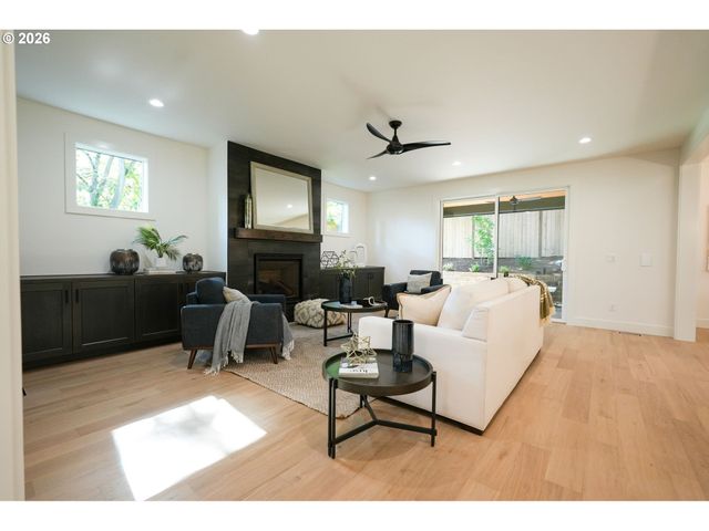 10044 Sw 72ND Ave, Tigard, OR 97223