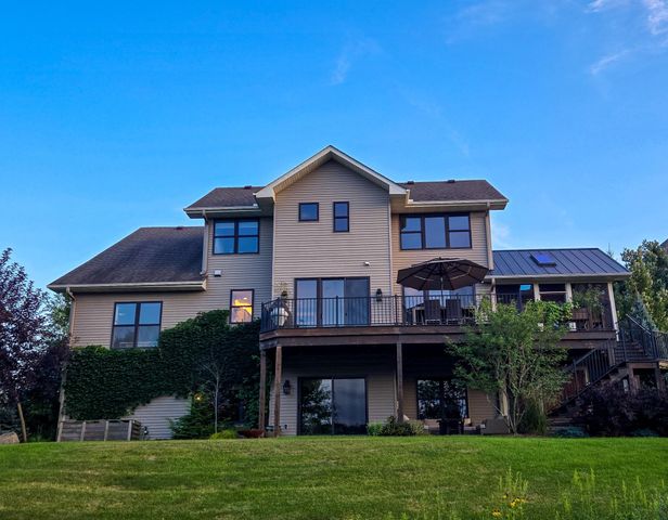 5612 Edgewater Drive, Savage, MN 55378