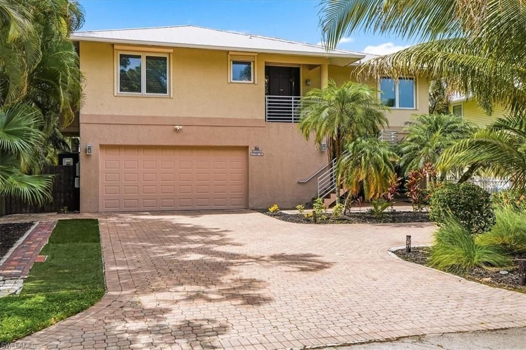 1680 Avion PL, NAPLES, FL 34104 — photo 2