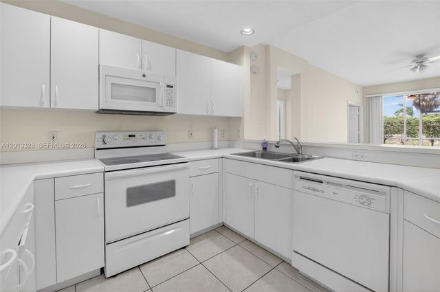 12474 Crystal Pointe Dr 101, Boynton Beach, FL 33437