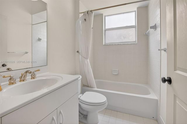 12474 Crystal Pointe Dr 101, Boynton Beach, FL 33437